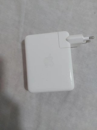 Cargador Apple MacBook Pro 16 USB-C 140W