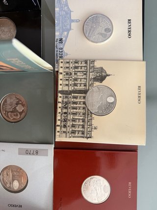 7 Monedas de 2000 pts en su cartera en Plata