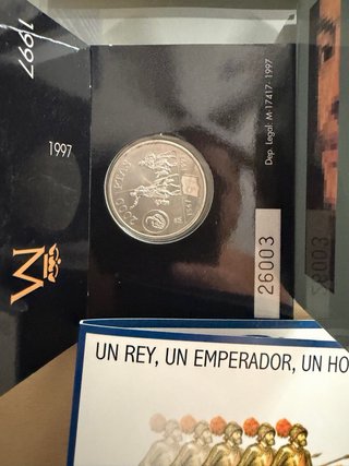 7 Monedas de 2000 pts en su cartera en Plata