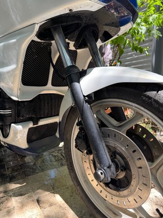 BMW K100 RS Sportbike Blanca y Azul