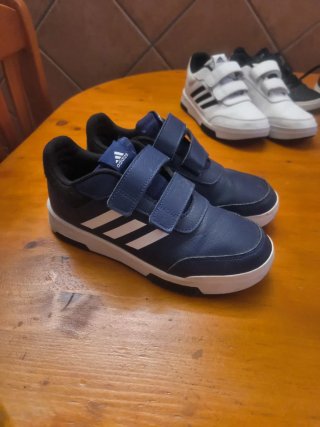 Lote 3 pares deportivas Adidas infantil