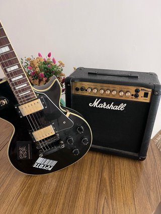 Amplificador Marshall MG15DFX Negro
