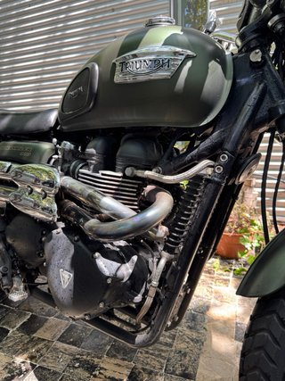 Triumph Scrambler 900cc Verde