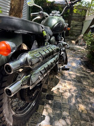 Triumph Scrambler 900cc Verde
