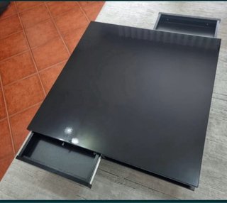 Mesa de sala de alta qualidade como nova