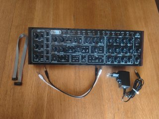 Behringer Pro-1 Sintetizador Analógico