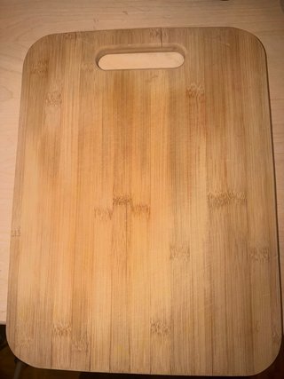 Tabla de cortar de bambú con asa