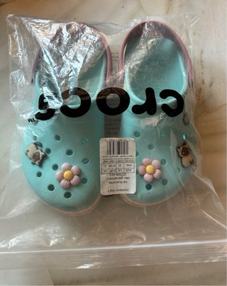 Crocs Chica Turquesa y rosa
