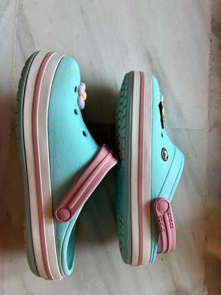 Crocs Chica Turquesa y rosa