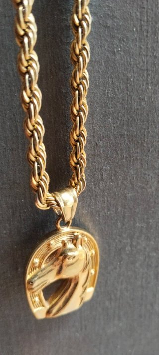 Collar Caballo Herradura Dorado