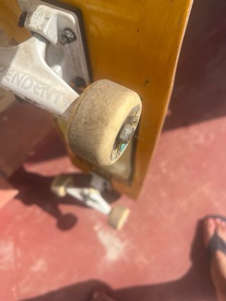 Skate con diseño de llamas