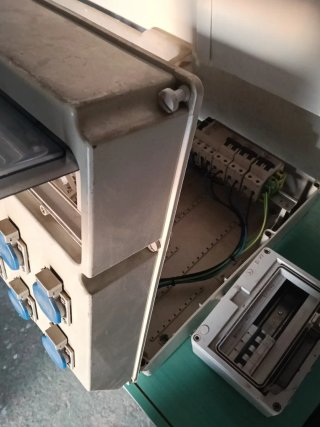 Térmicos, cuadros eléctricos, reloj programador...