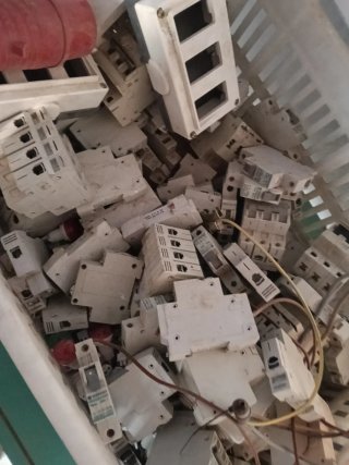 Térmicos, cuadros eléctricos, reloj programador...