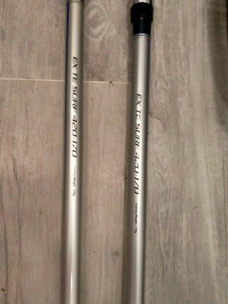 2 Cañas de pesca Shimano con fundas y 2 carretes