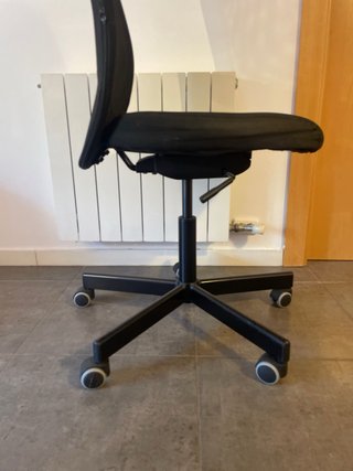 Silla de oficina negra