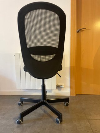 Silla de oficina negra