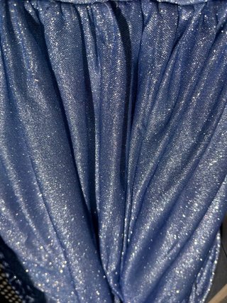 Vestido de graduación largo azul brillante