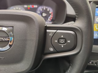 Volvo XC40 Momentum Core T2 129 CV