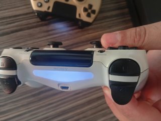 PS4 con 2 mandos 500go