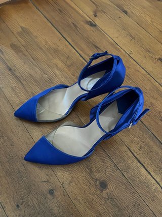 Tacones azules Stradivarius