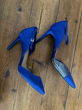 Tacones azules Stradivarius