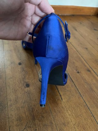 Tacones azules Stradivarius
