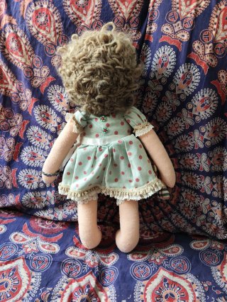 Muñeca antigua de tela
