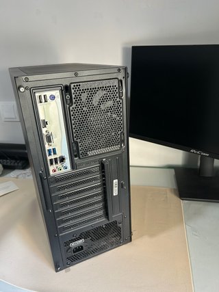 PC sobremesa Ryzen 5 + Monitor Gaming 165 Hz IPS