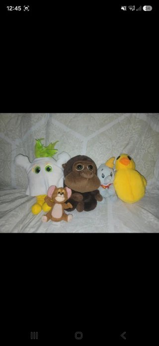 Lote de peluches: Jerry, Dumbo, Pato y más