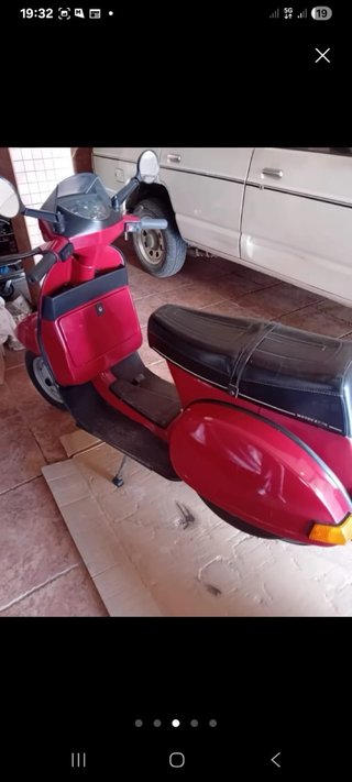 Vespa TX 200 Roja
