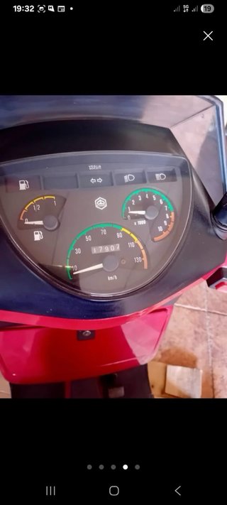 Vespa TX 200 Roja