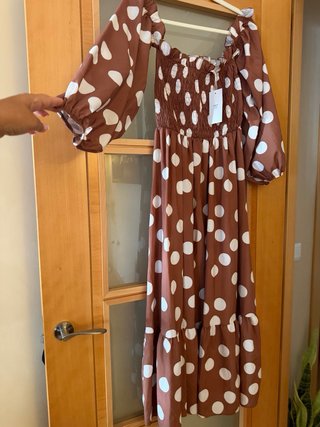 Vestido midi lunares blanco y marrón
