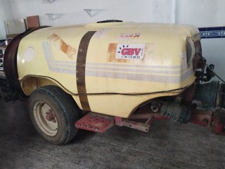 Tractor Fiatagri con turbo y retovator