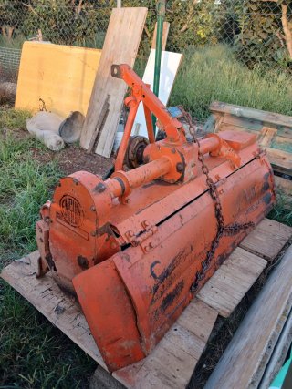 Tractor Fiatagri con turbo y retovator