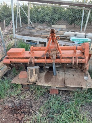 Tractor Fiatagri con turbo y retovator
