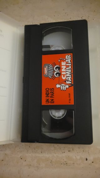 VHS Un indio en Paris (Comedia Francesa)