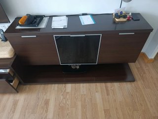 Mueble salón y mesa comedor con 4 sillas