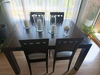 Mueble salón y mesa comedor con 4 sillas