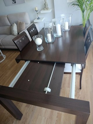 Mueble salón y mesa comedor con 4 sillas