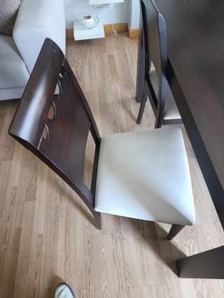 Mueble salón y mesa comedor con 4 sillas