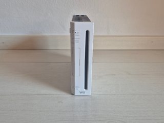 Nintendo Wii Blanca + Tarjeta sd preparada