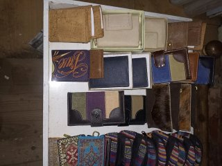 Carteras y monederos de cuero hechos a mano