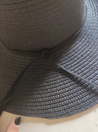 Sombrero de ala ancha negro