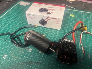Combo Hobbywing Quicrun 8BL150 y motor 4274