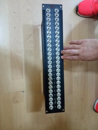 Panel de conexiones BNC 48 puertos AVP – Rack 19"