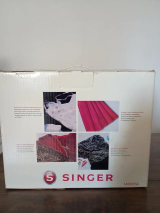 Máquina Overlock Singer 14SH754