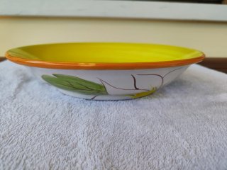 Piatto da frutta in ceramica giallo e bianco