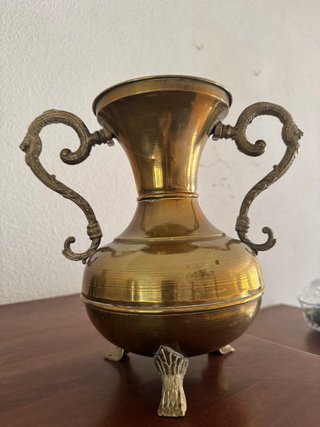 Jarrón cobre antiguo con asas