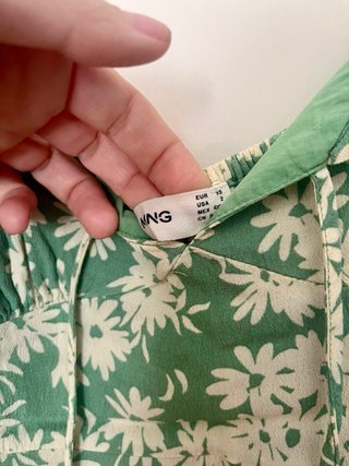 Vestido Mango verde con estampado floral