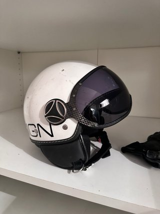 Casco de moto Momo